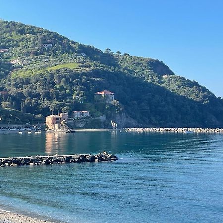 Beatrice Nel Centro Di Levanto Exterior photo