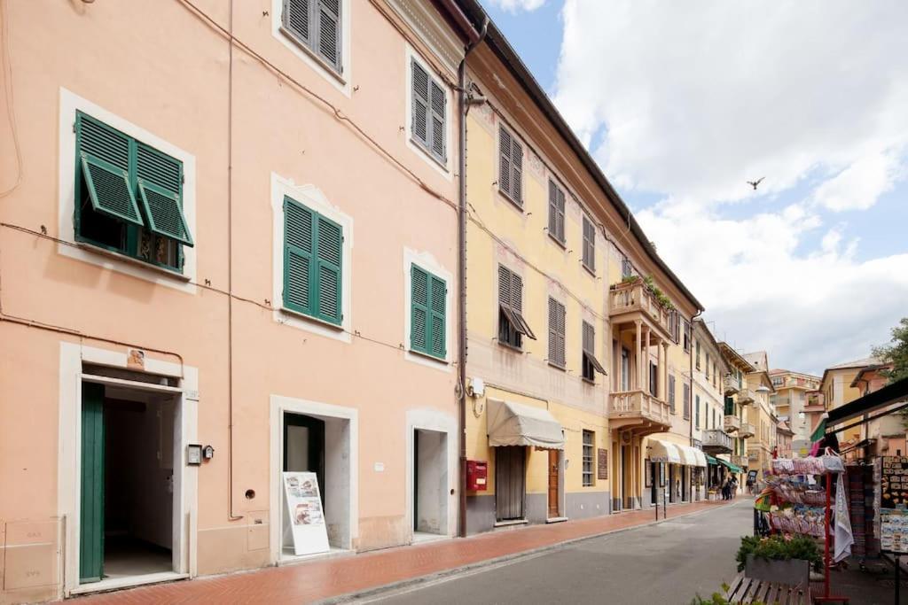 Beatrice Nel Centro Di Levanto Exterior photo